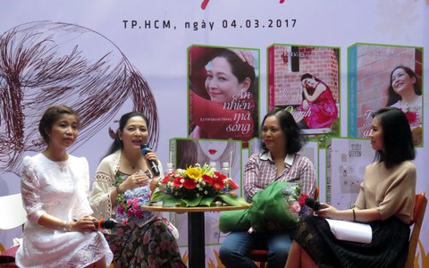 Phụ nữ viết văn: viết để không rảnh rỗi và nhàm chán
