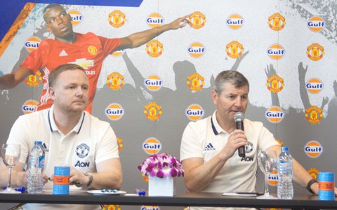 “M.U sẽ đoạt vé dự Champions League”