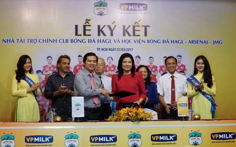 Công Phượng và CLB HAGL có tài trợ mới