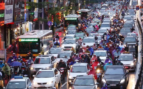Còi xe đang bị lạm dụng vào việc... giành quyền đi trước