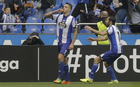 Deportivo bất ngờ quật ngã Barcelona