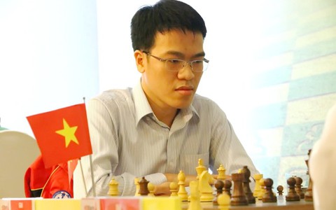 Các kỳ thủ VN và Trung Quốc tranh tài quyết liệt