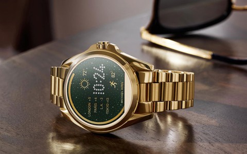 Montblanc, Michael Kors, Guess ra mắt đồng hồ thông minh