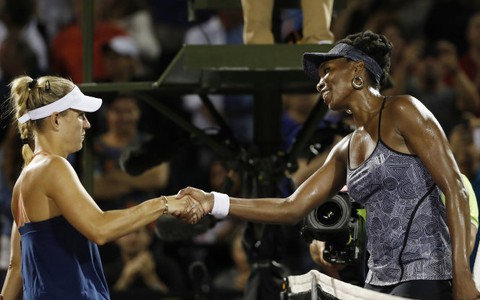 Venus đánh bại Kerber ở tứ kết Miami mở rộng