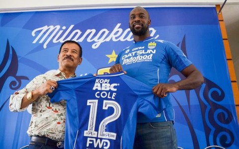 Điểm tin tối 30-3: Sau Essien, CLB Indonesia đón thêm sao Giải ngoại hạng Anh