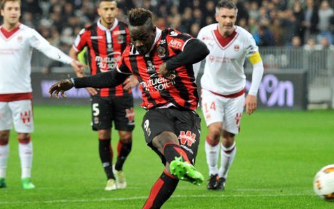Điểm tin sáng 3-4: Balotelli ghi bàn, Nice thắng ngược Bordeaux