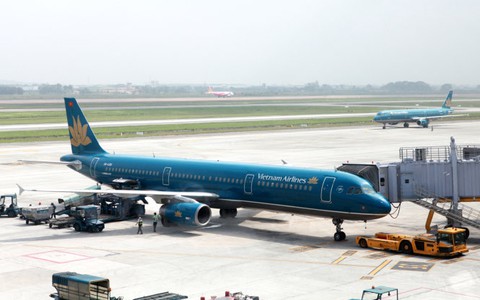 Vietnam Airlines muốn áp giá sàn vé máy bay vì doanh thu giảm