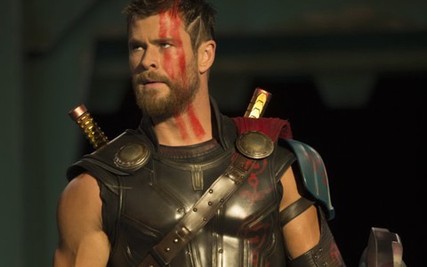 Thần Thor sẽ trở lại với Thor: Ragnarok