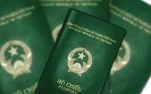 Cho ông Liêm đi du lịch vì không biết ông bị cấm xuất cảnh
