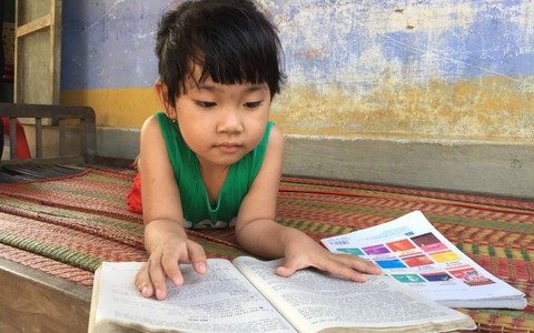Ngồi học sai tư thế, nguy cơ thoái hóa sớm