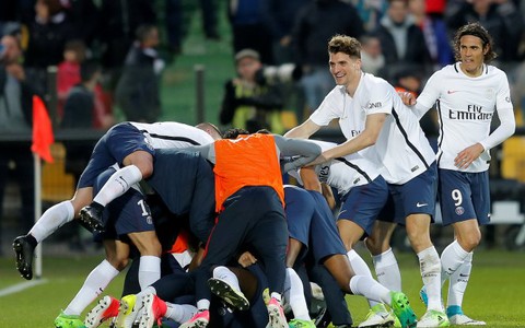 Điểm tin sáng 19-4: Đá bại Metz, PSG bắt kịp Monaco
