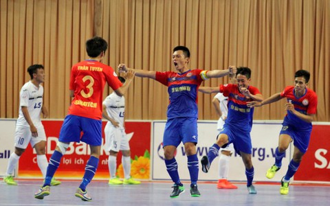 Sanatech Khánh Hòa đánh bại ĐKVĐ Thái Sơn Nam