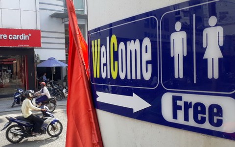 Công sở mở nhà vệ sinh miễn phí cho du khách