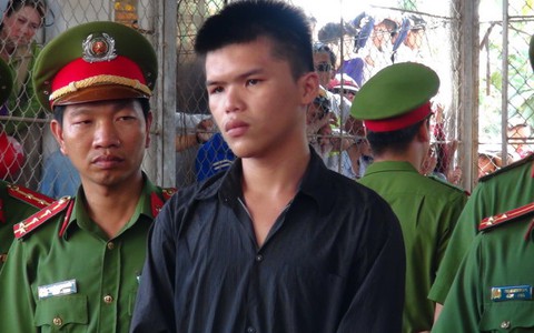 'Chém tay đôi' vì mâu thuẫn trên facebook, người chết kẻ đi tù