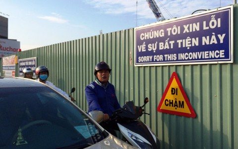 Biển cảnh báo công trình dùng tiếng Anh sai