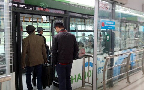 Hà Nội thí điểm cho xe buýt thường đi vào làn buýt nhanh 
