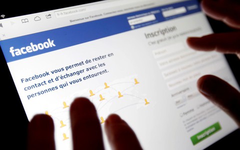 Một học sinh 12 lập Facebook giả để dụ sex, lừa nạp thẻ cào