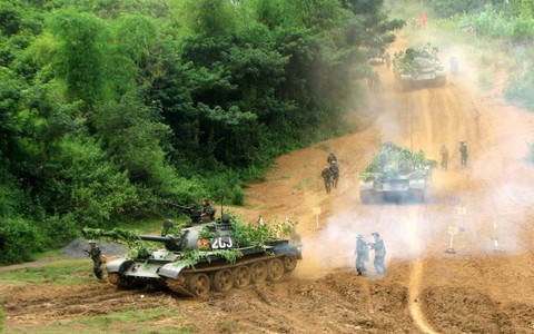 Mặc 'áo giáp' cho xe tăng
