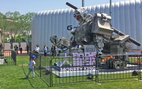 Robot khổng lồ Trung Quốc thách đấu với robot Mỹ