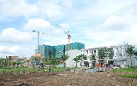 Nhà đầu tư thứ cấp rầm rộ bung hàng đất nền giá rẻ
