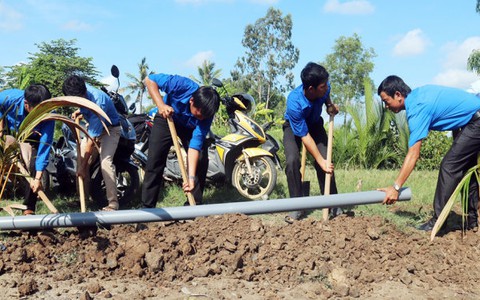 Đưa nước sạch về vùng “nước đắt hơn... gạo”