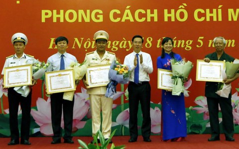 Cán bộ phải thực sự gần dân, lắng nghe dân