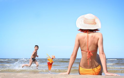 Tự tin dưới ánh nắng biển mùa hè