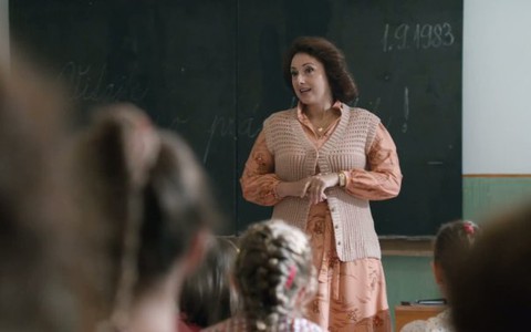 The Teacher - ẩn dụ tinh tế của một thời 'vừa xa, vừa gần'