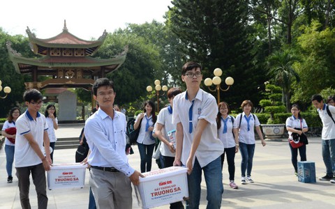 Tình trong đất thép