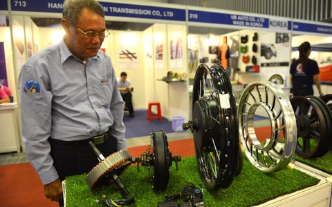Tha hồ xem phụ tùng ôtô, xe máy chất lượng, bắt mắt