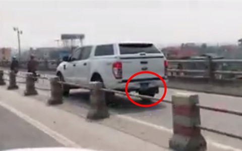 Xác minh xe biển xanh đi vào làn xe máy