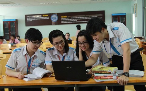 Ngành luật nói chung khác gì với luật kinh tế?