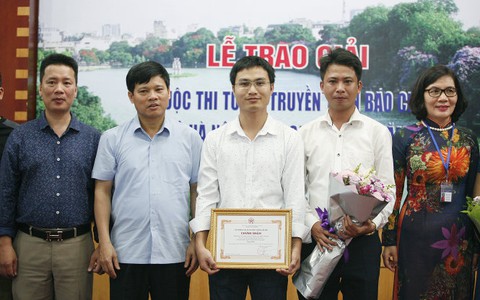 Báo Tuổi Trẻ đoạt giải ba tuyên truyền Thủ đô xanh- sạch- đẹp