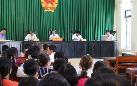 Kháng nghị vụ nhà trường phải bồi thường cho học sinh mù mắt