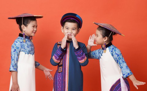 Hoa hậu Việt trình diễn ở show Thời trang trẻ em châu Á