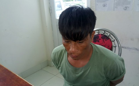 ​Bỏ lại túi xách, tên cướp mới ra tù vẫn không thoát được