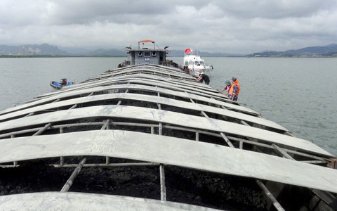 Bắt tàu chở 1.200 tấn than không giấy tờ