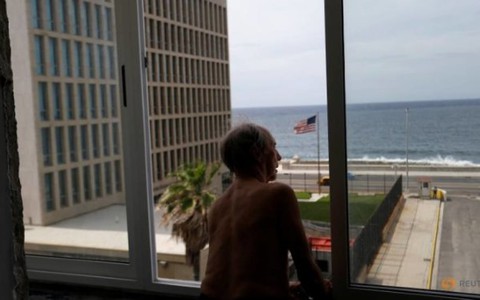 Ông Trump quyết định siết chặt đường làm ăn với Cuba