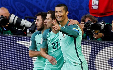 Ronaldo ghi bàn, Bồ Đào Nha đặt một chân vào bán kết Confederations Cup 2017