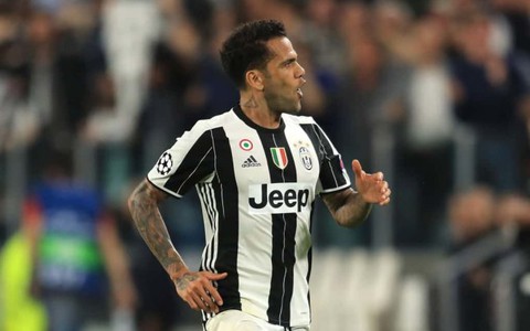 Điểm tin sáng 21-6: Alves đồng ý gia nhập M.C