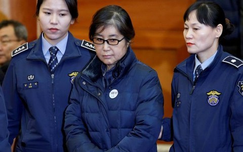 Bà Choi Soon Sil bị tuyên án 3 năm tù