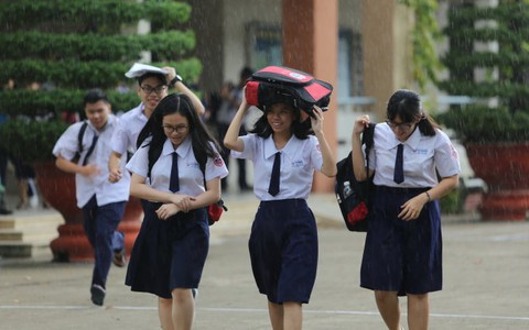 'Ăn gian' giờ thi tổ hợp