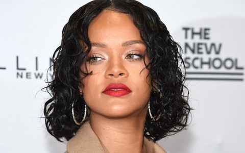 Rihanna lên Twitter hỏi nguyên thủ G20 chuyện giáo dục