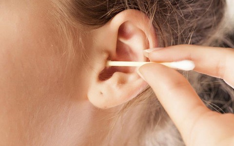Cần bỏ thói quen lấy ráy tai