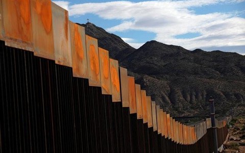 Tường biên giới giữa Mỹ và Mexico sẽ xây trong tháng 9