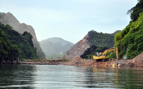 Bộ văn hoá yêu cầu báo cáo vụ khai thác đá ở Vịnh Hạ Long