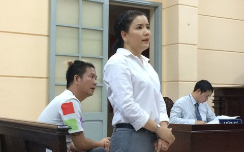 Xét xử vụ diễn viên Ngọc Trinh kiện Nhà hát kịch TP