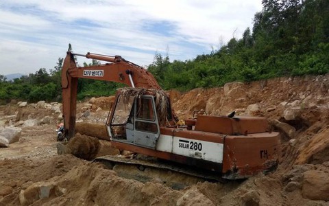 Ngang nhiên 'xẻ thịt' núi Nứa - Long Sơn lấy đất bán