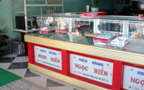 Trộm đột nhập 'khoắng' sạch tiệm vàng lúc rạng sáng