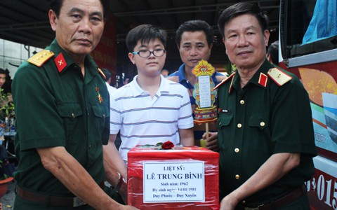 Hành trình về đất mẹ